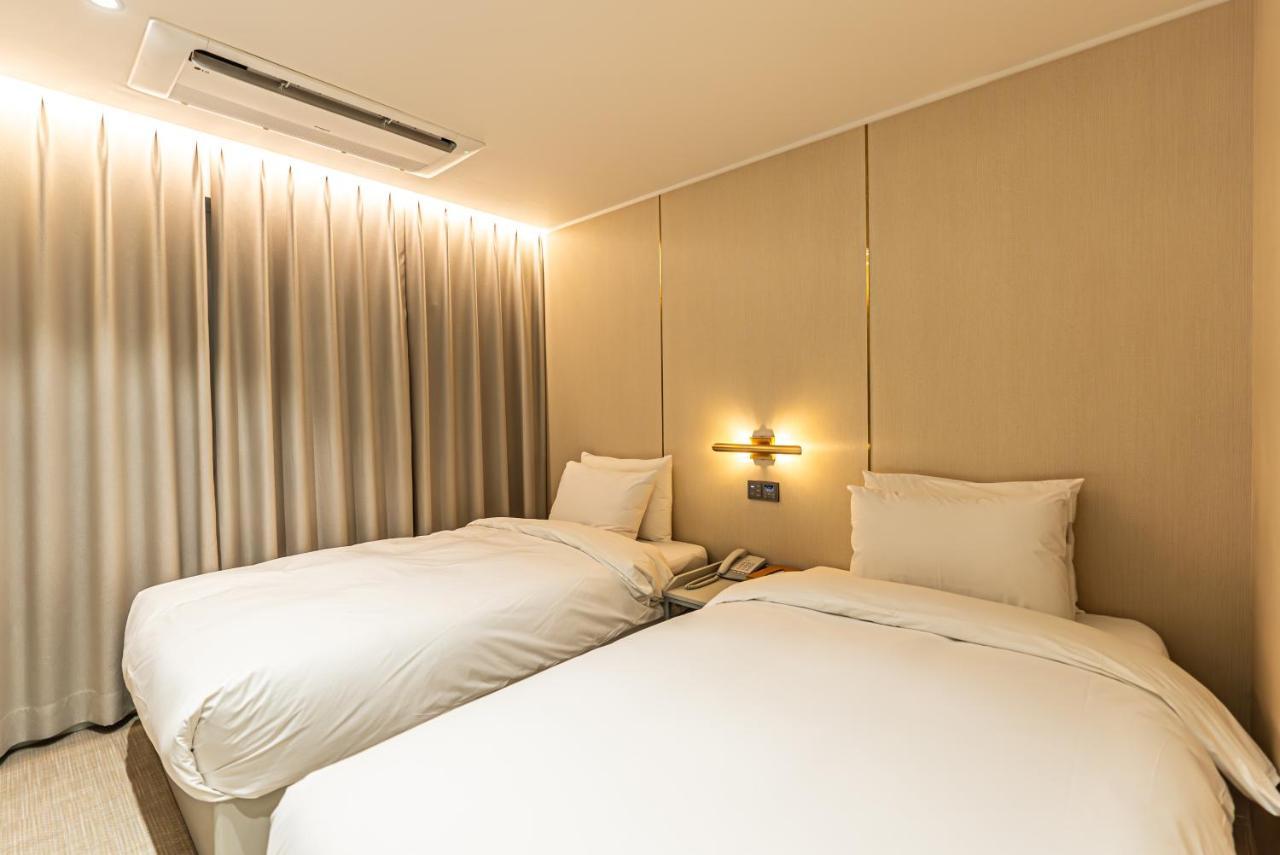 Hotel The Grang Seogwipo-stad Buitenkant foto