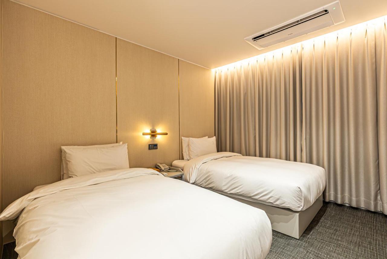 Hotel The Grang Seogwipo-stad Buitenkant foto