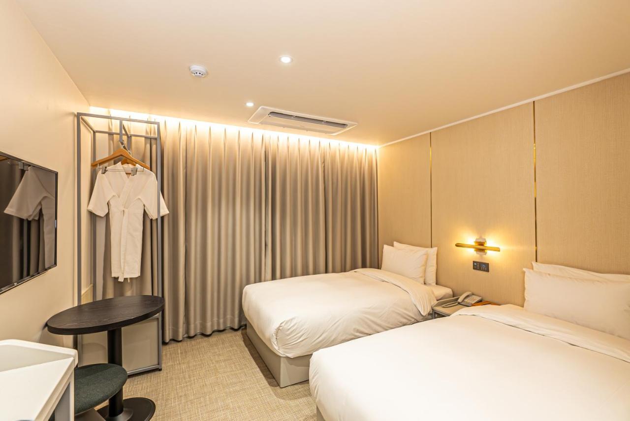 Hotel The Grang Seogwipo-stad Buitenkant foto