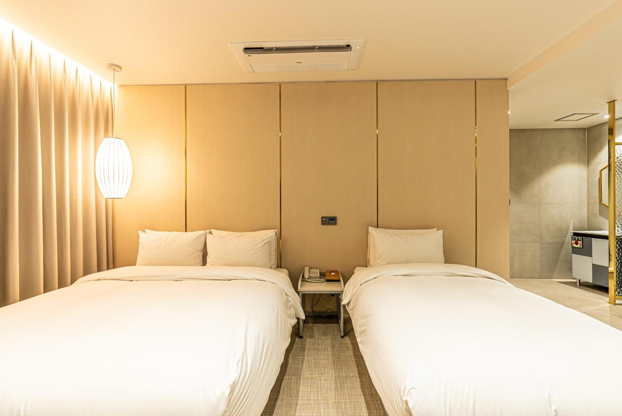 Hotel The Grang Seogwipo-stad Buitenkant foto
