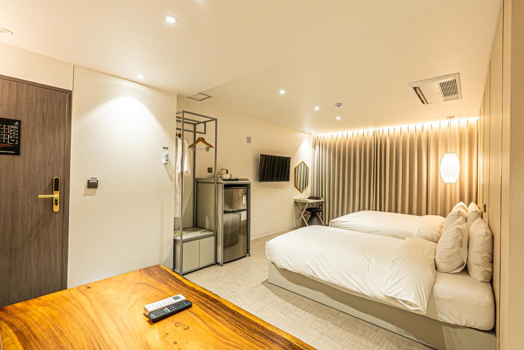 Hotel The Grang Seogwipo-stad Buitenkant foto